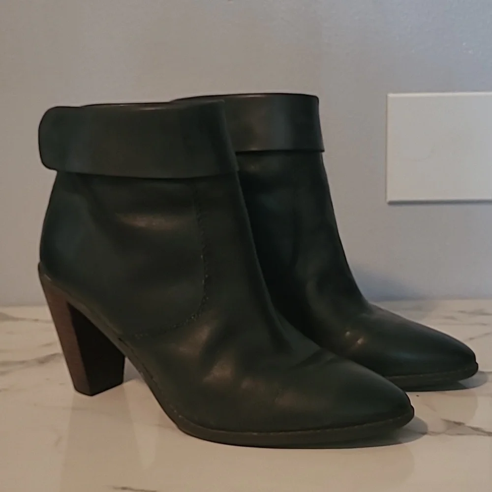 Lucky Brand Nycott Black Leather Heeled Back Zip Ankle Boots Booties 10 Casual